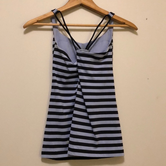 Lululemon Cross Back With Built-In Bra - Picture 2 of 4